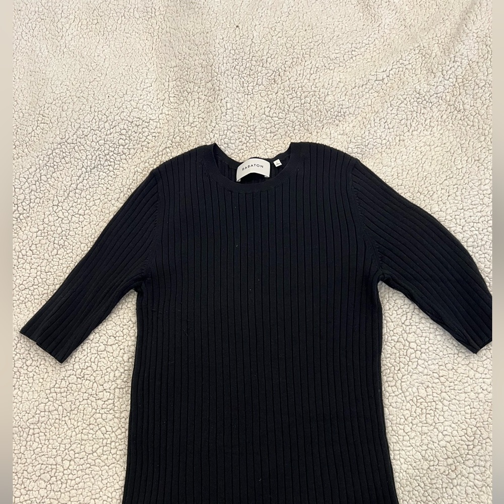 Babaton, Knitted 3/4 sleeve, crew neck. Like new
